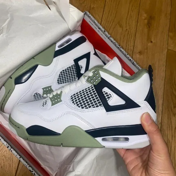 Air Jordan 4 Retro Seafoam